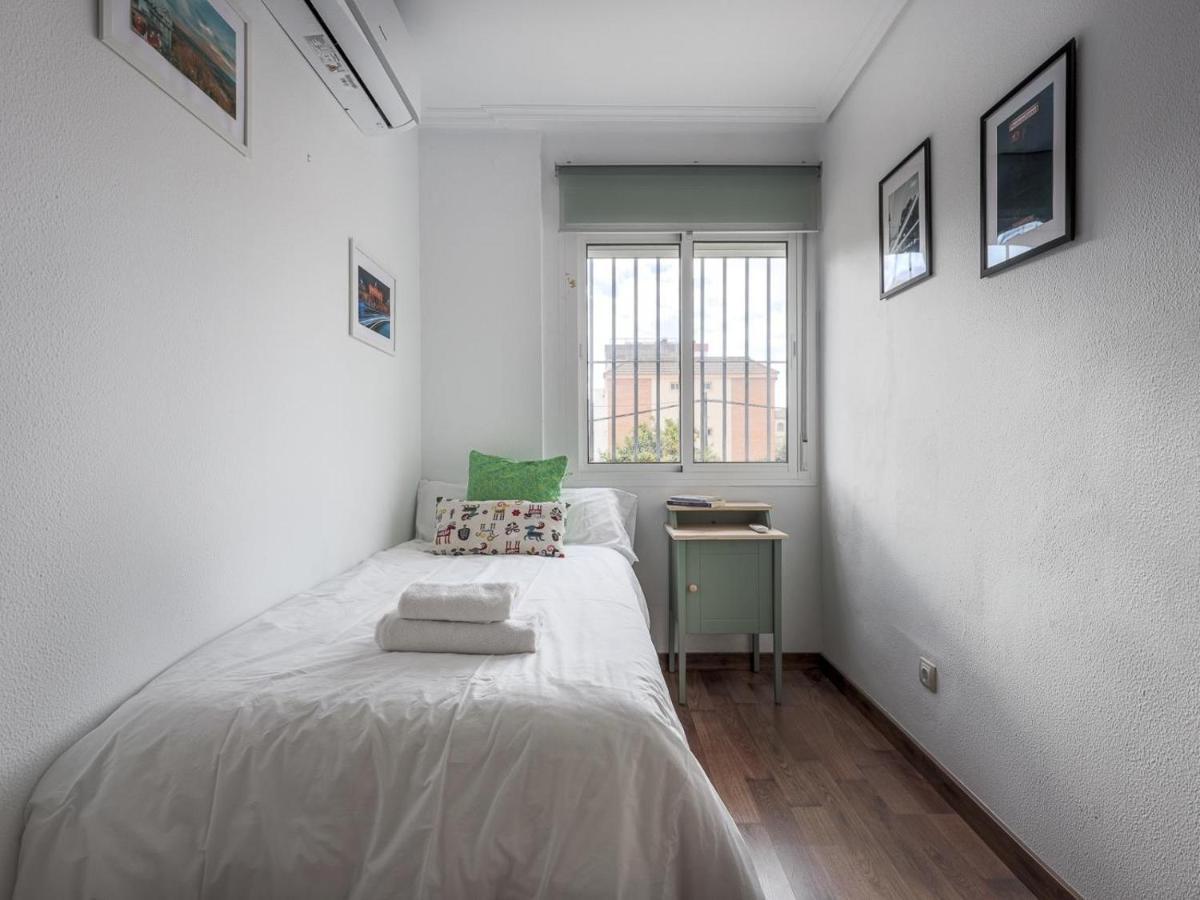 Elegante Apt Luminoso Y Tranquilo De 2 Hab Sevilla Wifi-Ful Parking Inc Exterior photo